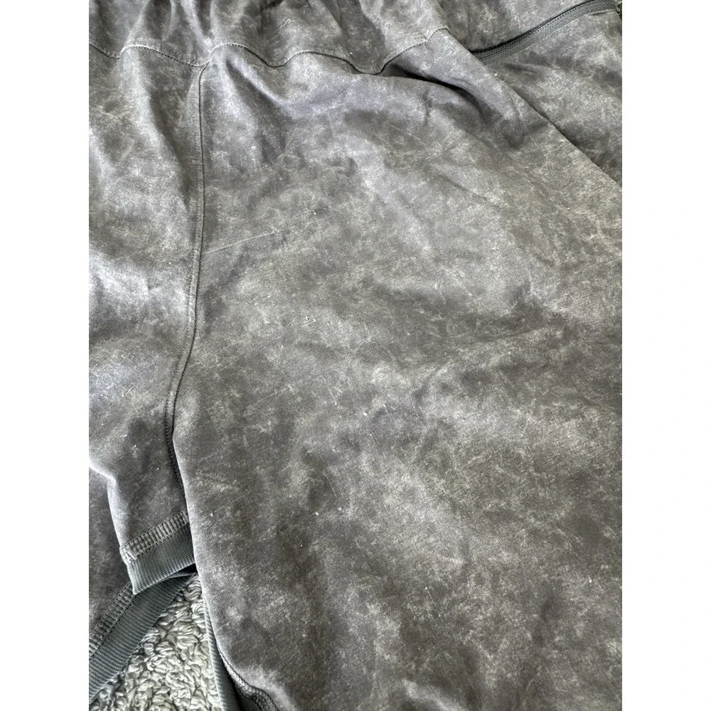 Lululemon T.H.E.‎ Shorts Linerless Stretch Men's Sz S Gray Gravel Dust Asphalt